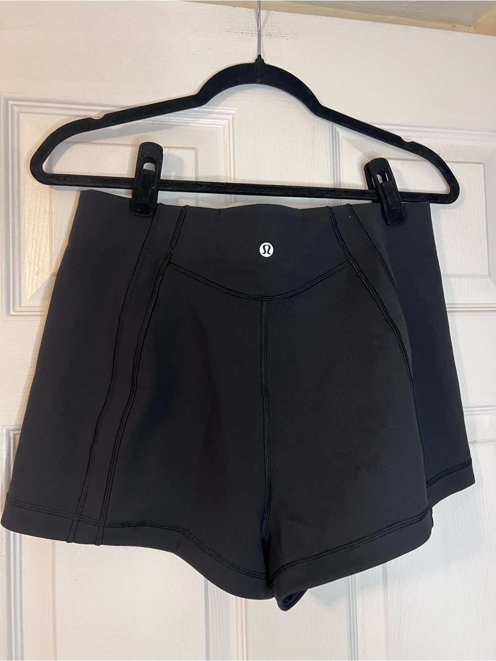 #755 Lululemon Define Micro Short Luon Black Size M NWT Sold Out Medium Rare - Picture 2 of 4